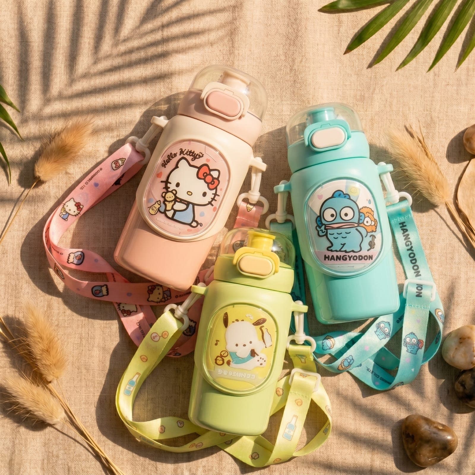 600ml Kawaii Character Strap Bottle